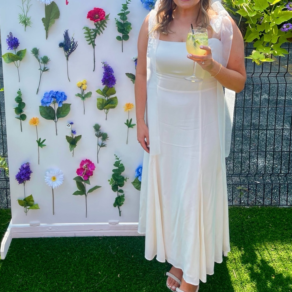 Elegant Cream Tie-Shoulder Midi Dress - Picture 5 of 5